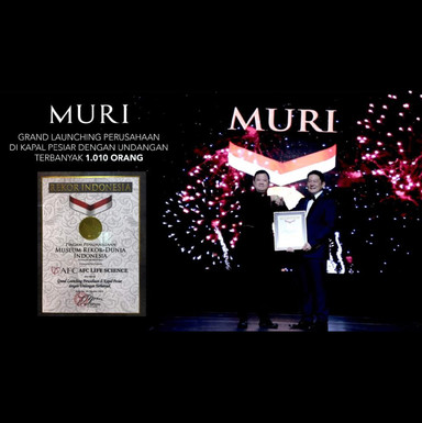 Penghargaan MURI - 01 : Penghargaan MURI - Grand Launching Perusahaan di Kapal Pesiar dengan undangan terbanyak 1.010 orang