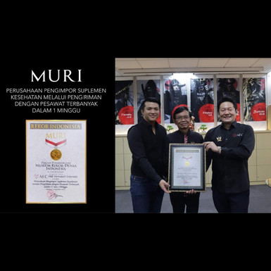 Penghargaan MURI - 02  Penghargaan MURI - Perusahaan Pengimpor Suplemen Kesehatan melalui pengiriman dengan pesawat terbanyak dalam 1 minggu